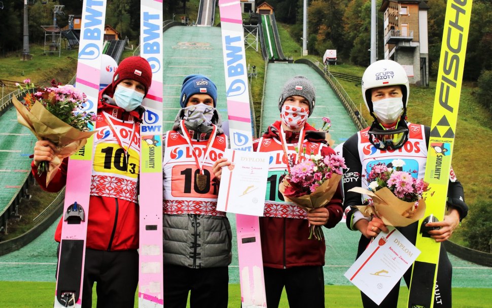 Wiślańska drużyna WSS Wisła ze złotym medalem Mistrzostw Polski